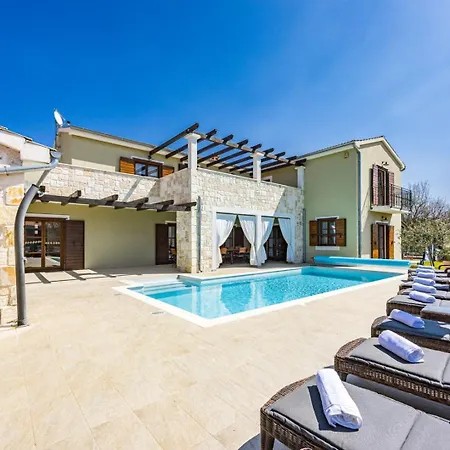 Villa Rajana *